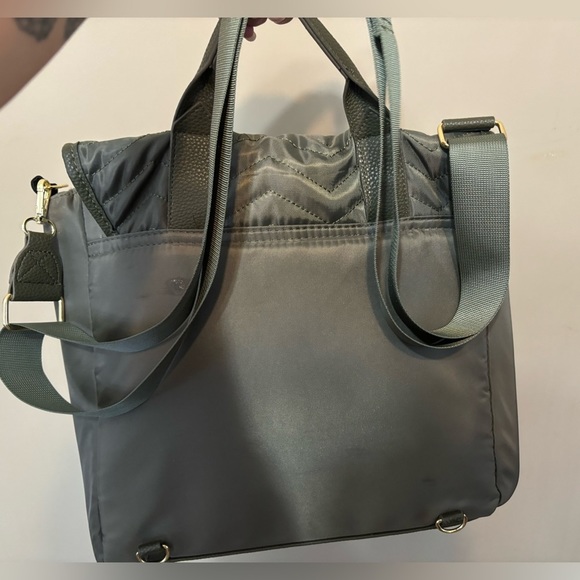 ISAAC MIZRAHI Laptop Quilted Canvas Crossbody Bag - Picture 8 of 14